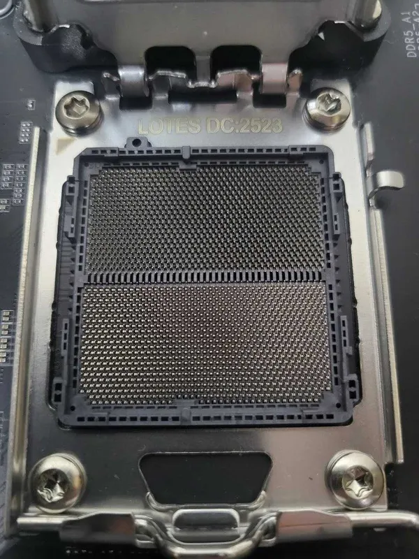 Gigabyte X870 AORUS Elite WIFI7 4