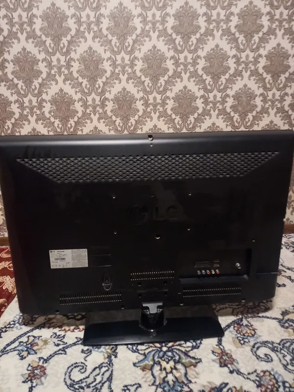 LG 32 lik telvizor aybi yoq xolati yangi dek LG 32 lik telvizor aybi yoq xolati yangi dek