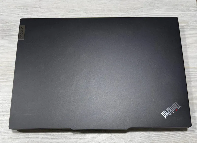 ThinkPad E14 Gen 5 - 14" Core i5-1335U 16GB/256GB 2 ThinkPad E14 Gen 5 - 14" Core i5-1335U 16GB/256GB 2