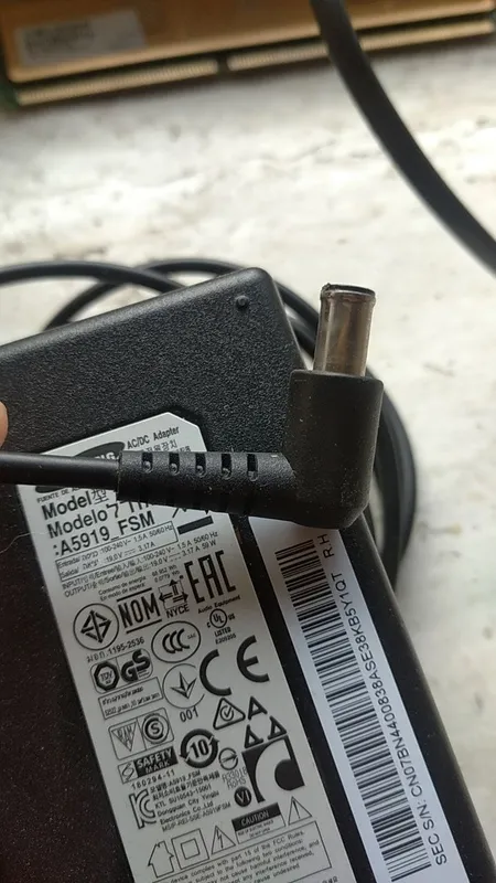Оригинальный блок питания Samsung 19V 3.17A 59W 3