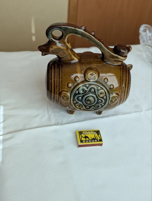 Продам кувшин из стекла
