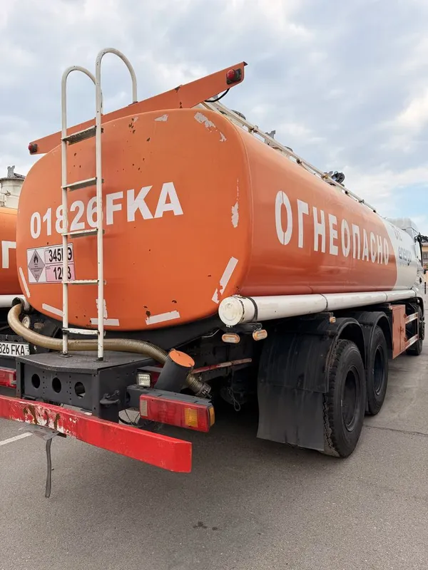 Dongfeng Fuel Tanker СОТИЛАДИ 45000$ — фото 4 Dongfeng Fuel Tanker СОТИЛАДИ 45000$ — фото 4