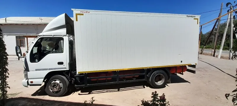Isuzu sotiladi 2020 yil 3 Isuzu sotiladi 2020 yil 3