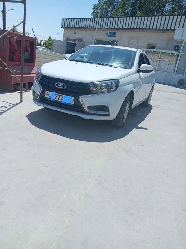 Lada vesta sw sedan 1