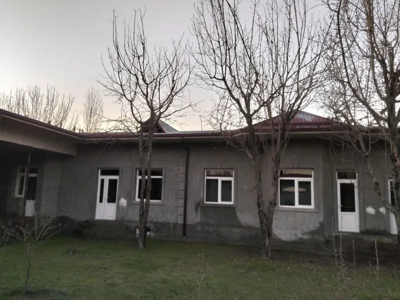 4 ком. ДОМ на участке 4 сотки. Янгихает р-н (Сергели), махалля Олчазор — фото 1