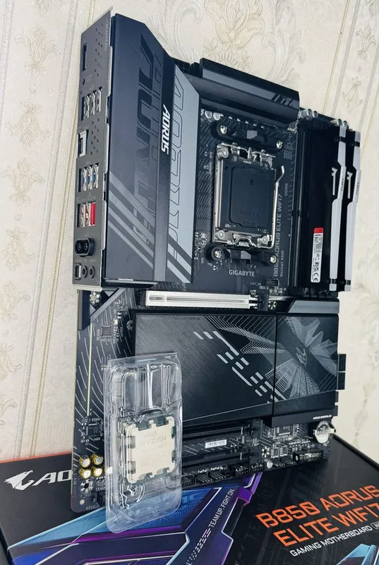 Aorus b850 + Ryzen 9 9900x3d 2 Aorus b850 + Ryzen 9 9900x3d 2