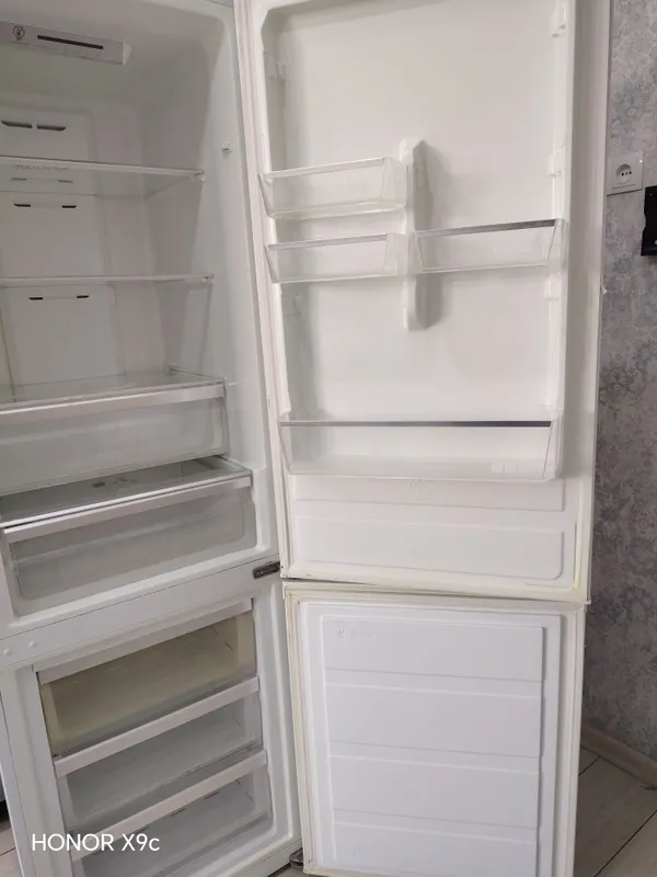 Холодильник Midea HD-400RWEN 4