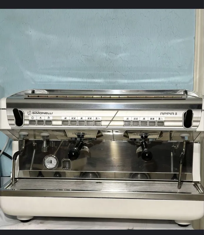 Професиональная кофемашина Nuova Simonelli Appia 2 (2 группы) Професиональная кофемашина Nuova Simonelli Appia 2 (2 группы)