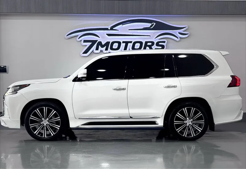 Lexus LX 570 Sotuvda 3 Lexus LX 570 Sotuvda 3