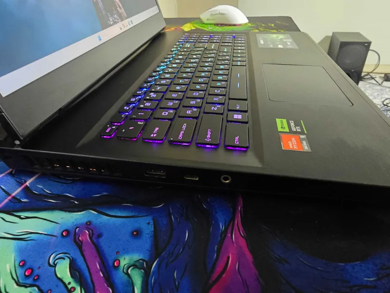Noutbuk MSI Alpha 3 Noutbuk MSI Alpha 3