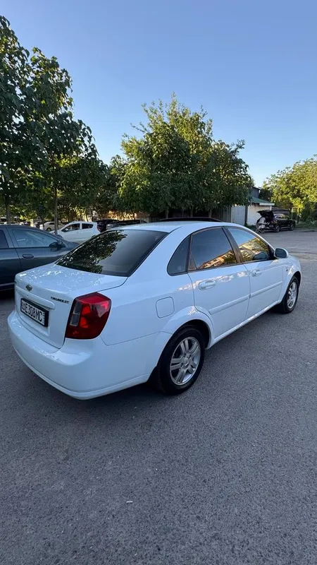 Lacetti - 3 позиция, 2010 год, мотор - 1.8, в хорошем состоянии — фото 2