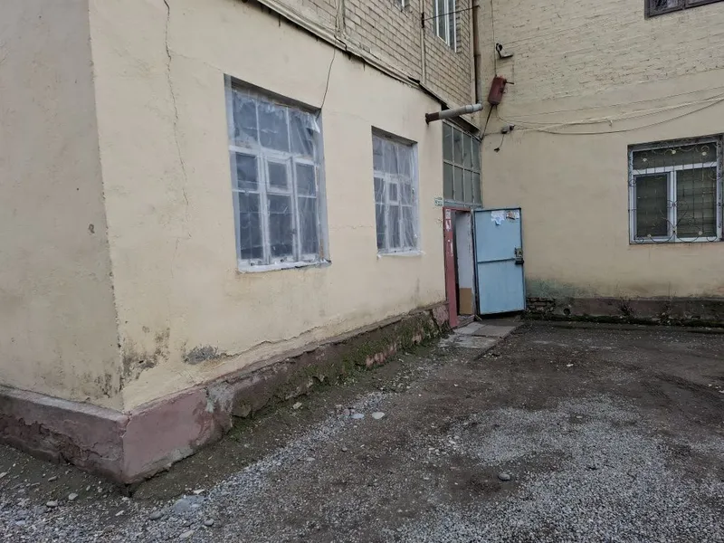 Продаётся 4 ком квартира в центре А. Наваи оринтир Мих бургер
