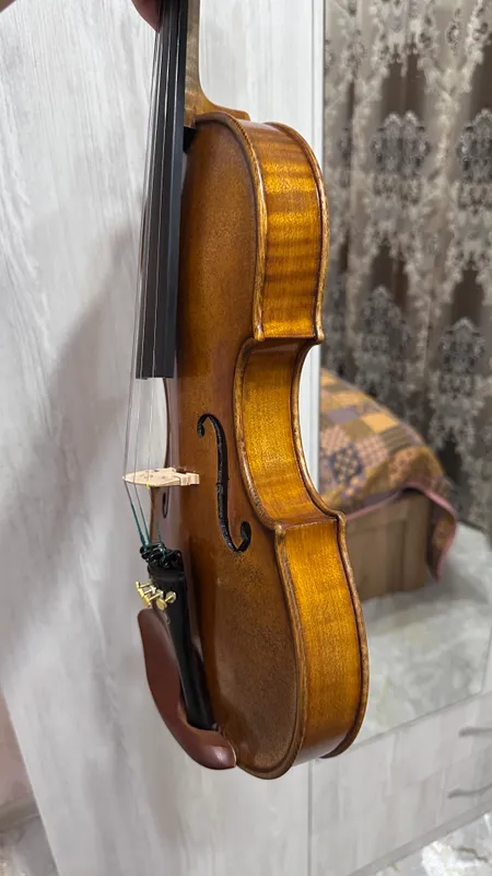Italiyalik usta yasagan 4/4 Amati skripkasini sotaman 8