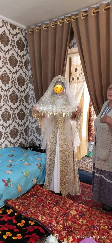 Продаю ансамбли одета всего лишь один раз .