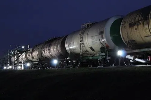 Продаётся НовыйДействующей Нефт База.