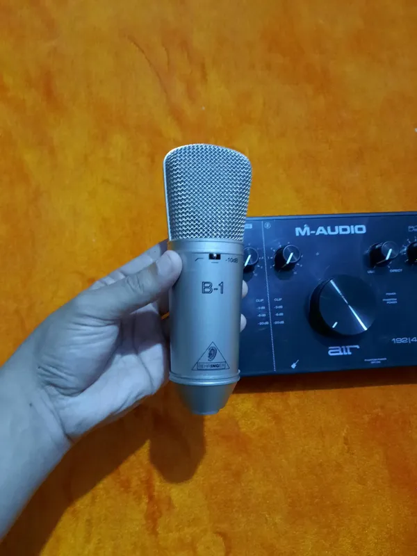 Mikrafon b1 va Zvukavoy karta M-AUDIO 192|4 3 Mikrafon b1 va Zvukavoy karta M-AUDIO 192|4 3