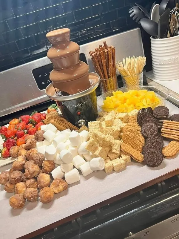 Shokolad favvorasi (Chocolate Fountain) – bayramlar uchun ideal! — фото 1