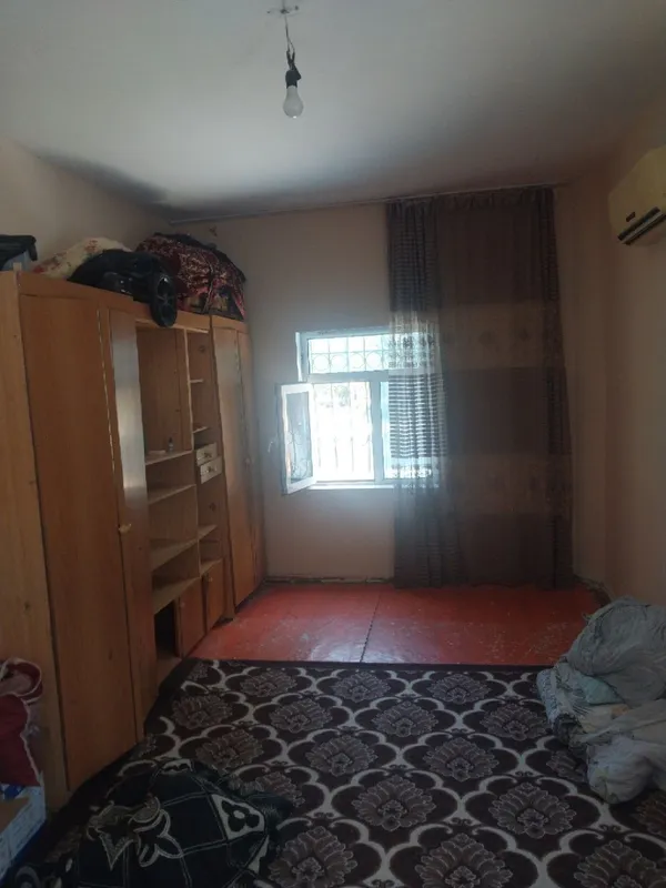 1/1/4 сотилади. 40м² 1