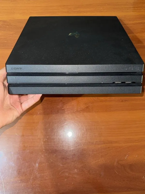 PlayStation 4 Pro 1TB 2