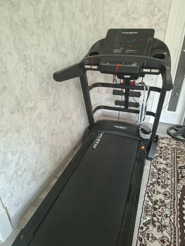 Беговая дорожка Life Gym LGM-601 — фото 1