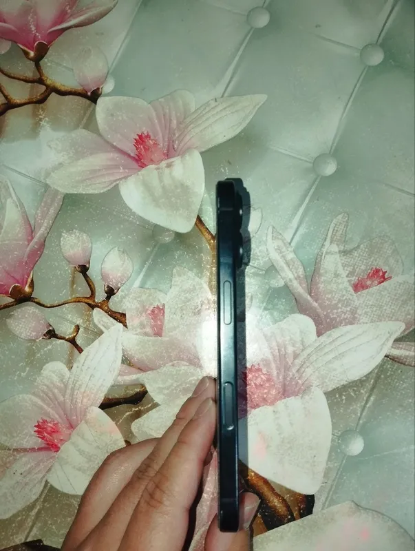 iPhone 16, 128 ГБ, состояние аккумулятора 89% 4 iPhone 16, 128 ГБ, состояние аккумулятора 89% 4