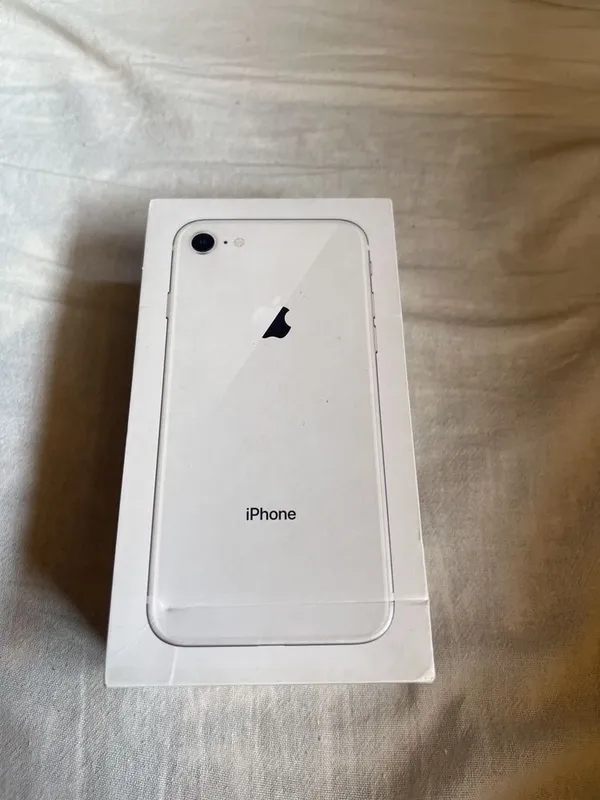 Iphone 8 белый,oq 1