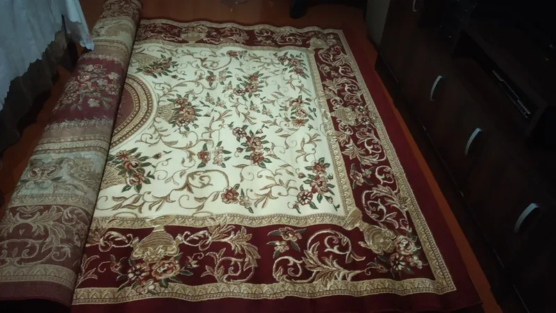 Ковёр 2,5 x 4 метра.Цена 1,100 000 сум