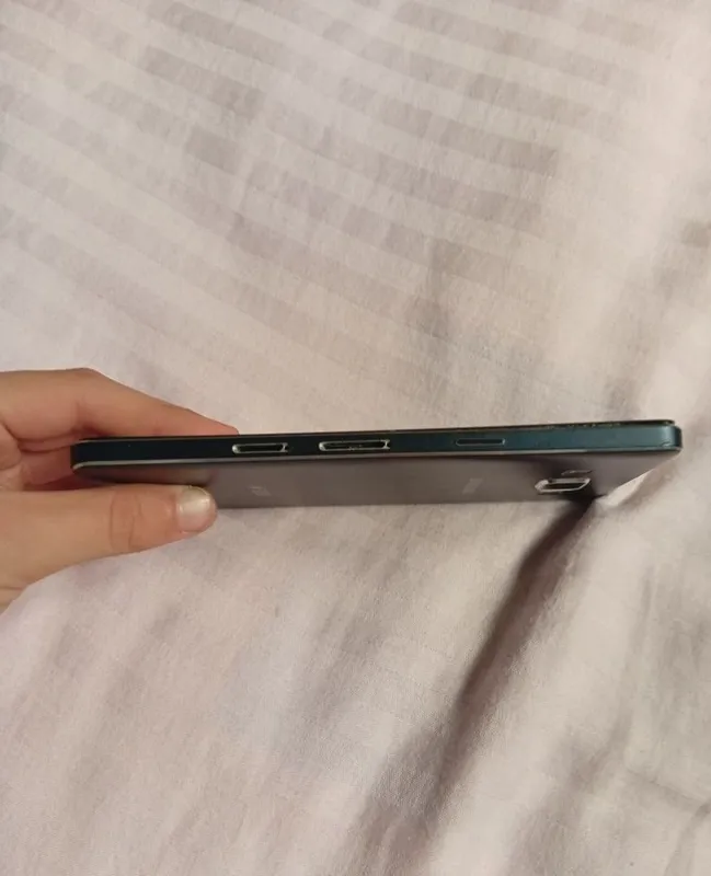 Samsung zapchazga ekran qoʻyish kk boldi aybi yo boshqa 2 Samsung zapchazga ekran qoʻyish kk boldi aybi yo boshqa 2