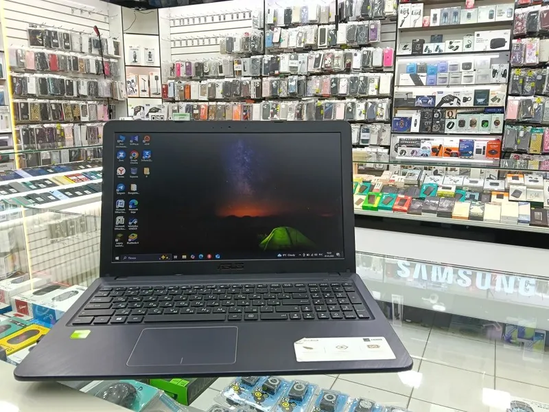Ноутбук Asus 4/256