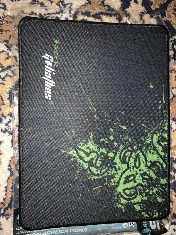 Коврик для копютера от бренда Razer Коврик для копютера от бренда Razer