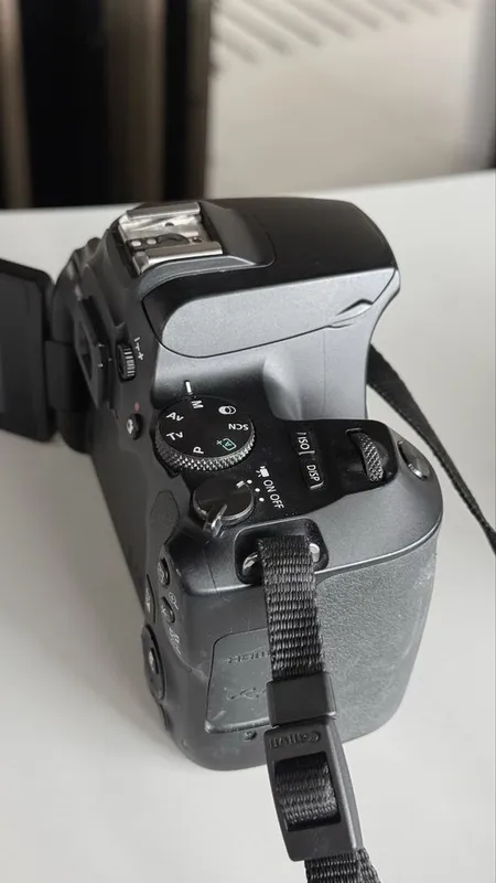 canon eos 250d kit 18-55mm+50mm 1.8 — фото 5