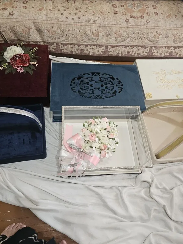 Sarpa karobkalari, toy marosimlari uchun 2 Sarpa karobkalari, toy marosimlari uchun 2