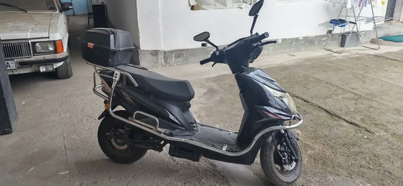 Продам электроскутер 1