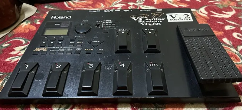 Roland VG 88 va Fender elektro gitara — фото 3