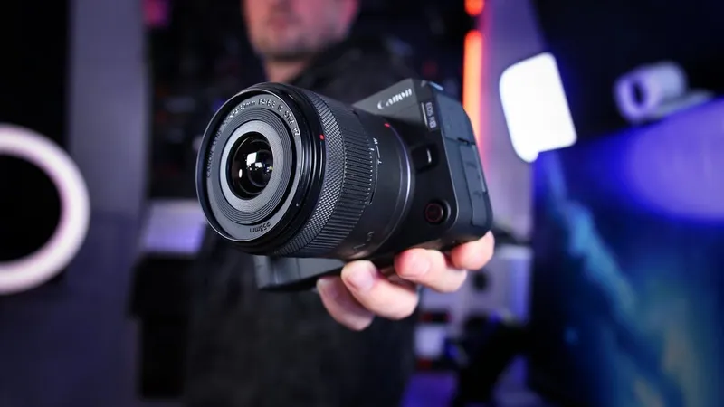 Canon R50v 14-30mm IS PZ 4K 60p 4.2.2 10bit — фото 2