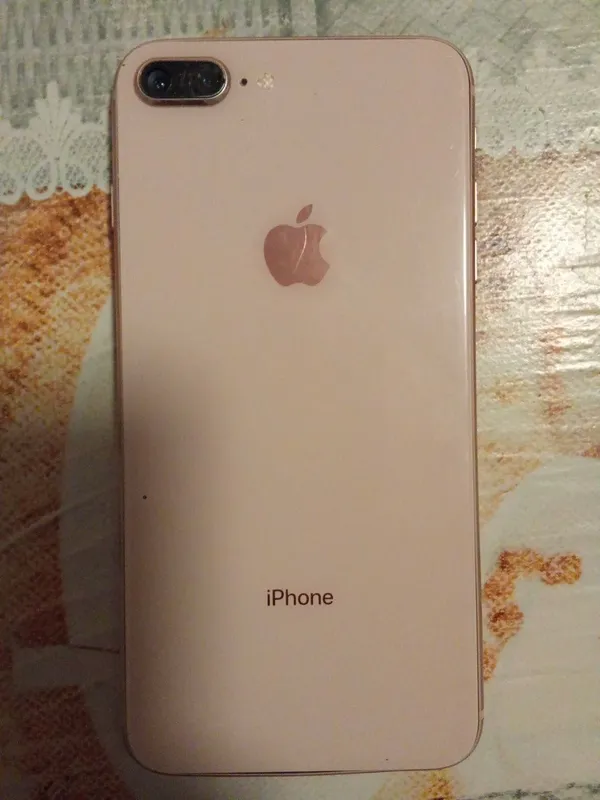 Iphone 8+ — фото 1
