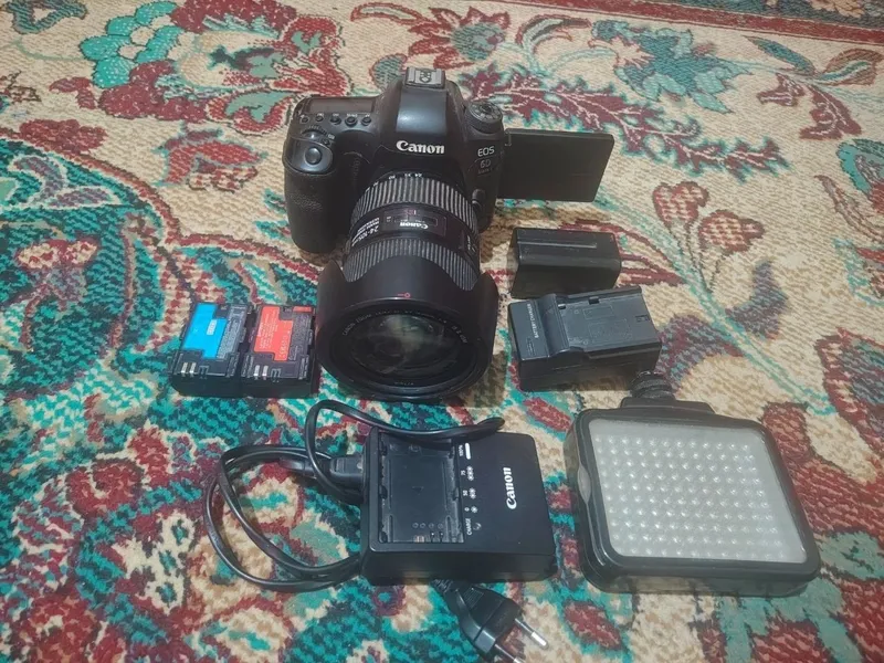 Видеокамера Canon 6d mark 2 — фото 1
