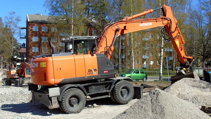 Колесный экскаватор Hitachi ZX170W-5A 2 Колесный экскаватор Hitachi ZX170W-5A 2