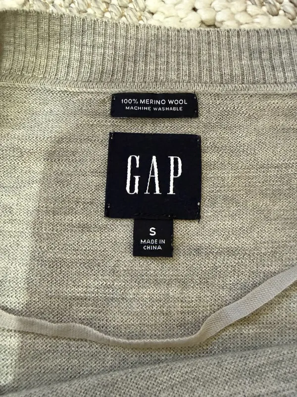 Пуловер / тонкий свитер GAP. 100% шерсть мериноса. Размер S