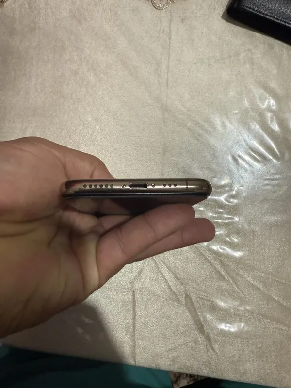 Iphone xs 64gb batareya yomkosti 74% — фото 3