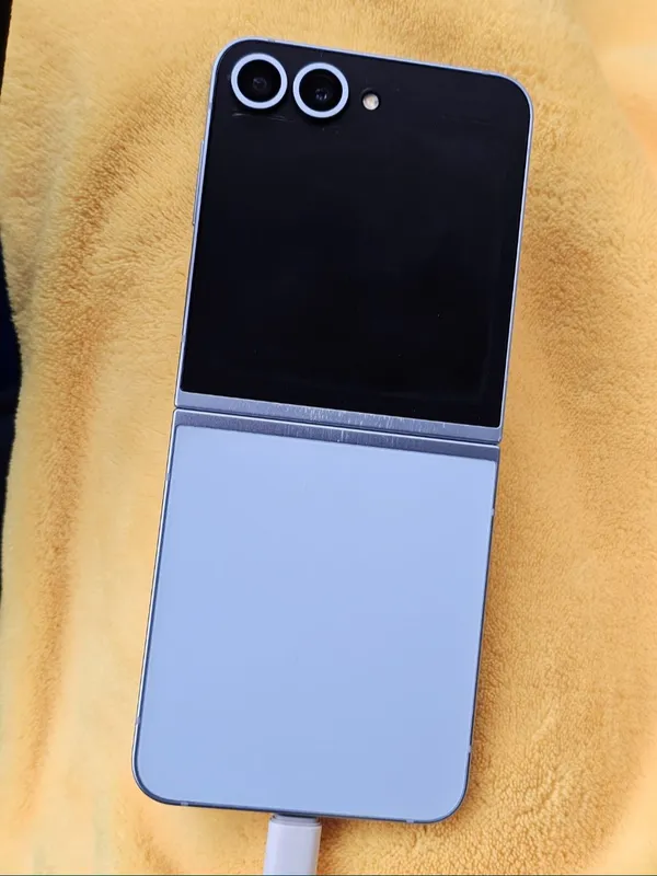 Galaxy Z Flip 6 blue 12/256gb + Bonus — фото 4