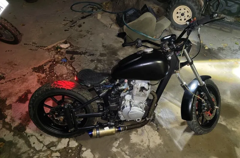 Bobber 200cc custom 4