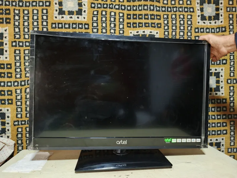 Телевизор Artel 32 дюйма — фото 1