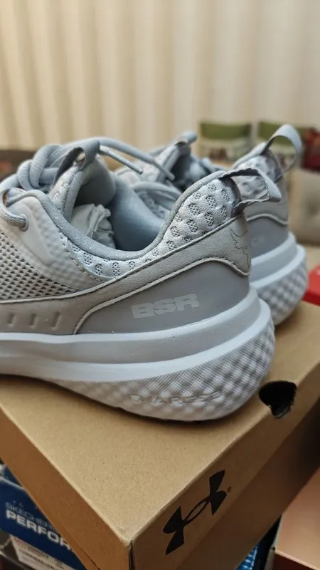 Кроссовки беговые Under Armour со скидкой 2 Кроссовки беговые Under Armour со скидкой 2