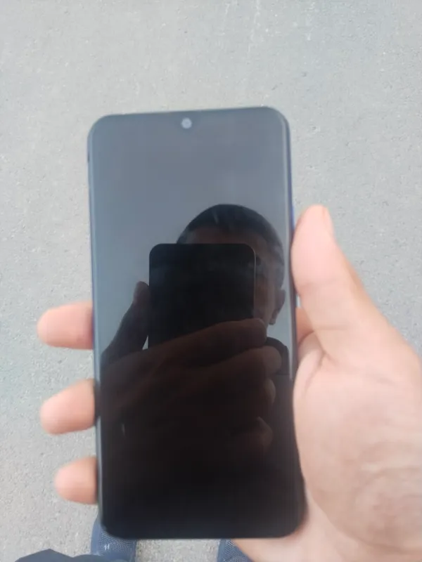 Продаётся недорогой телефон VIVO Y 11 3