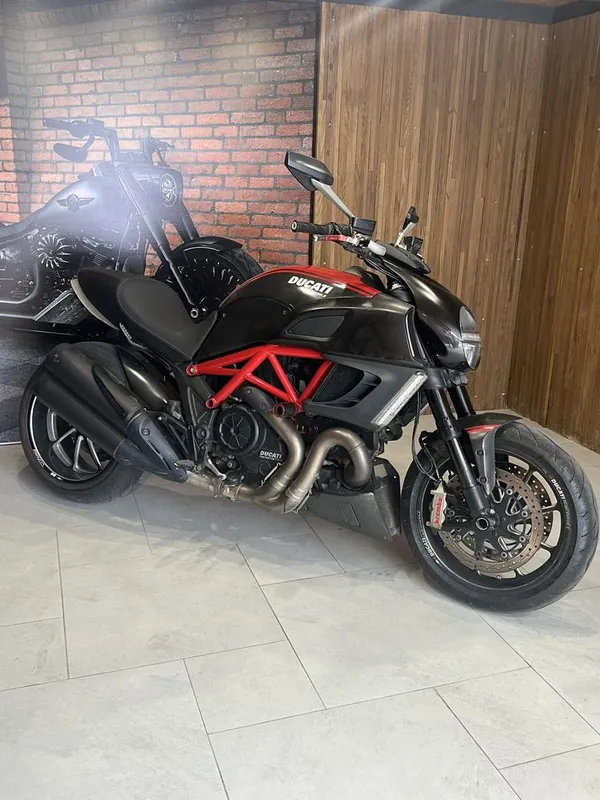 Ducati Diavel 2011