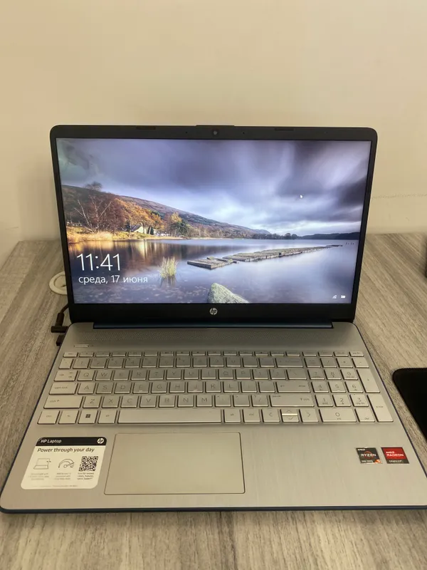 Noutbuk HP Laptop 15-ef2xxx