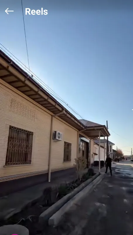 Samarkand viloyat jomboy tuman markazida 7 sotok hovli sotiladi.