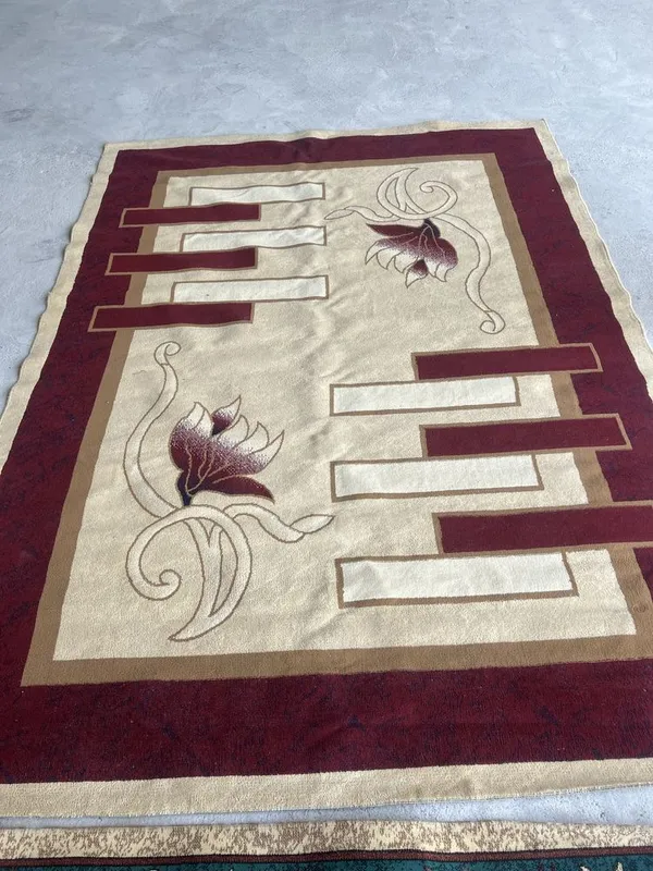 Gilam 3x5. Sifati va holati yaxshi. Narxi 450.000 so'm
