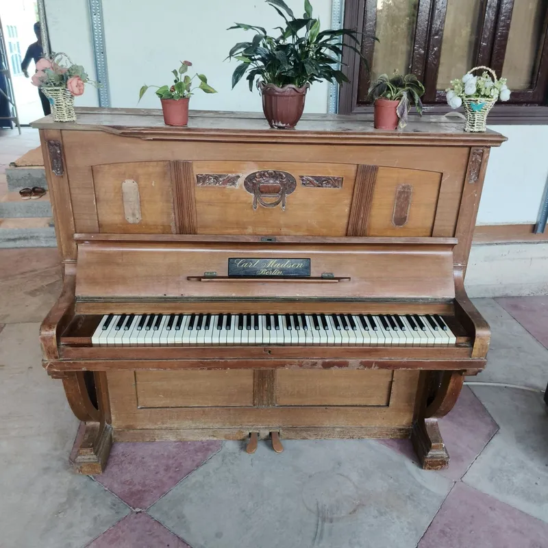pianino. Pianino 1 pianino. Pianino 1